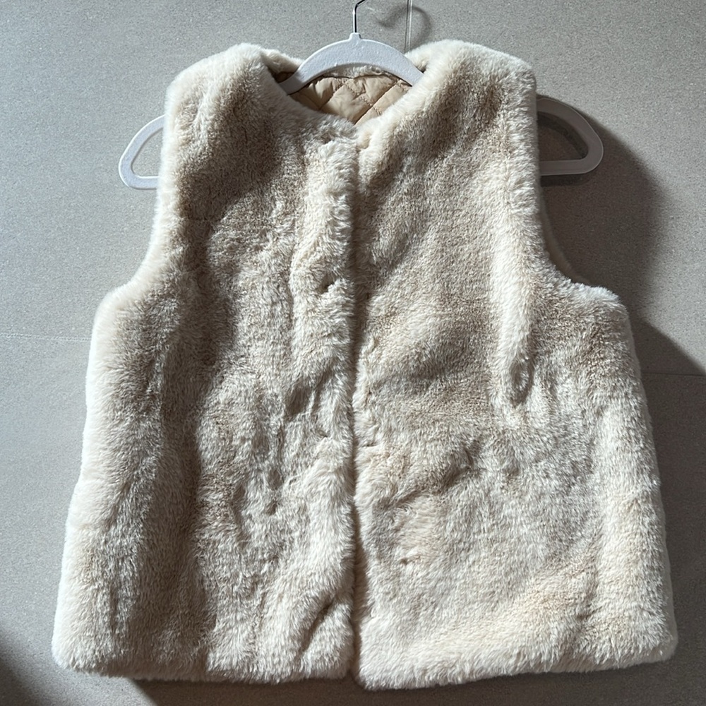 Zara Kids Faux Fur Vest! - Picture 2 of 7